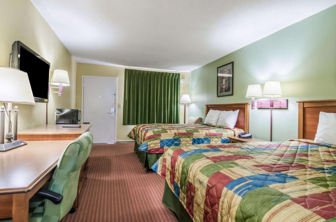 Rodeway Inn Конкордія Екстер'єр фото